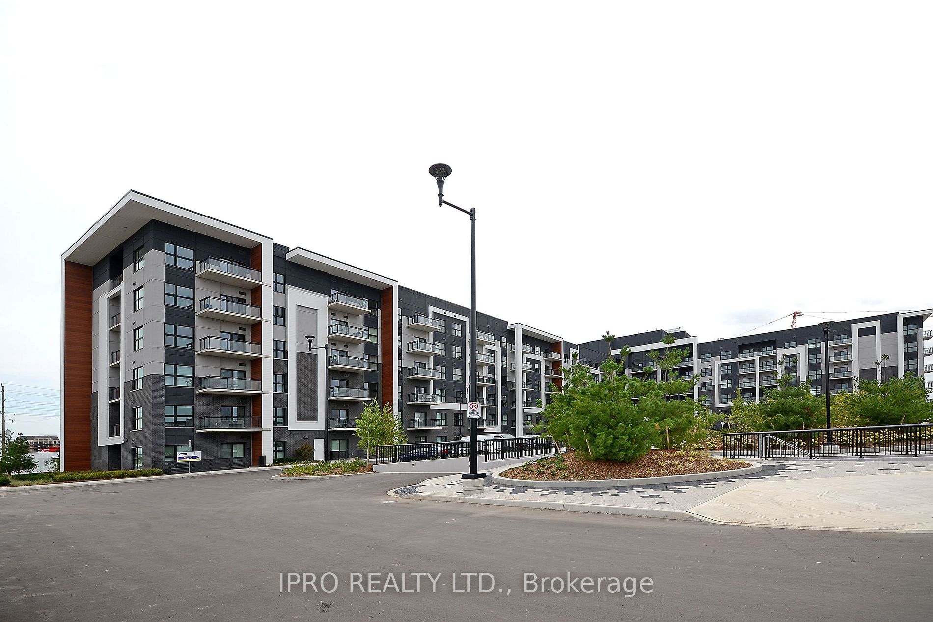 128 Grovewood Common, #614