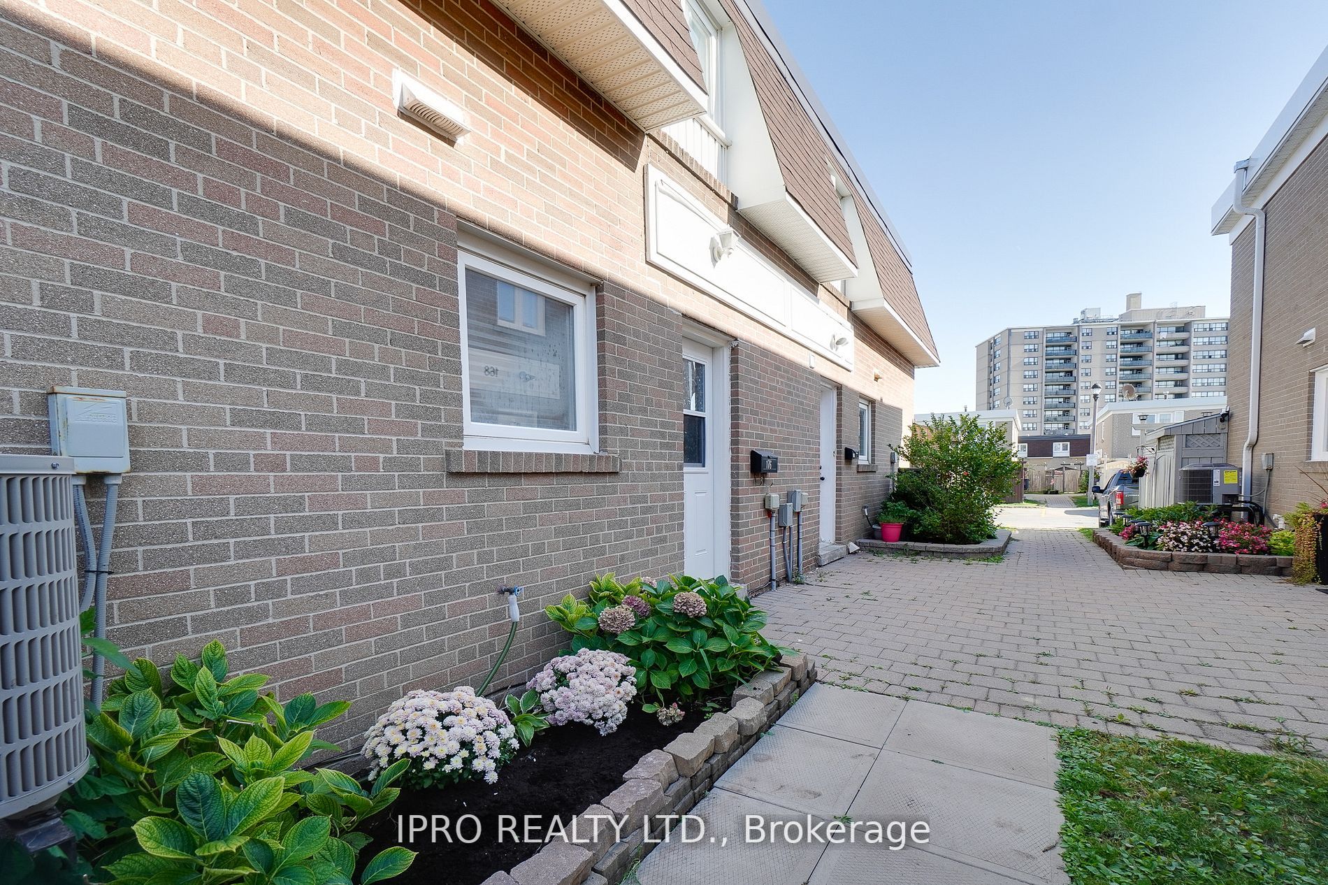 176 Townhouse Cres, #47