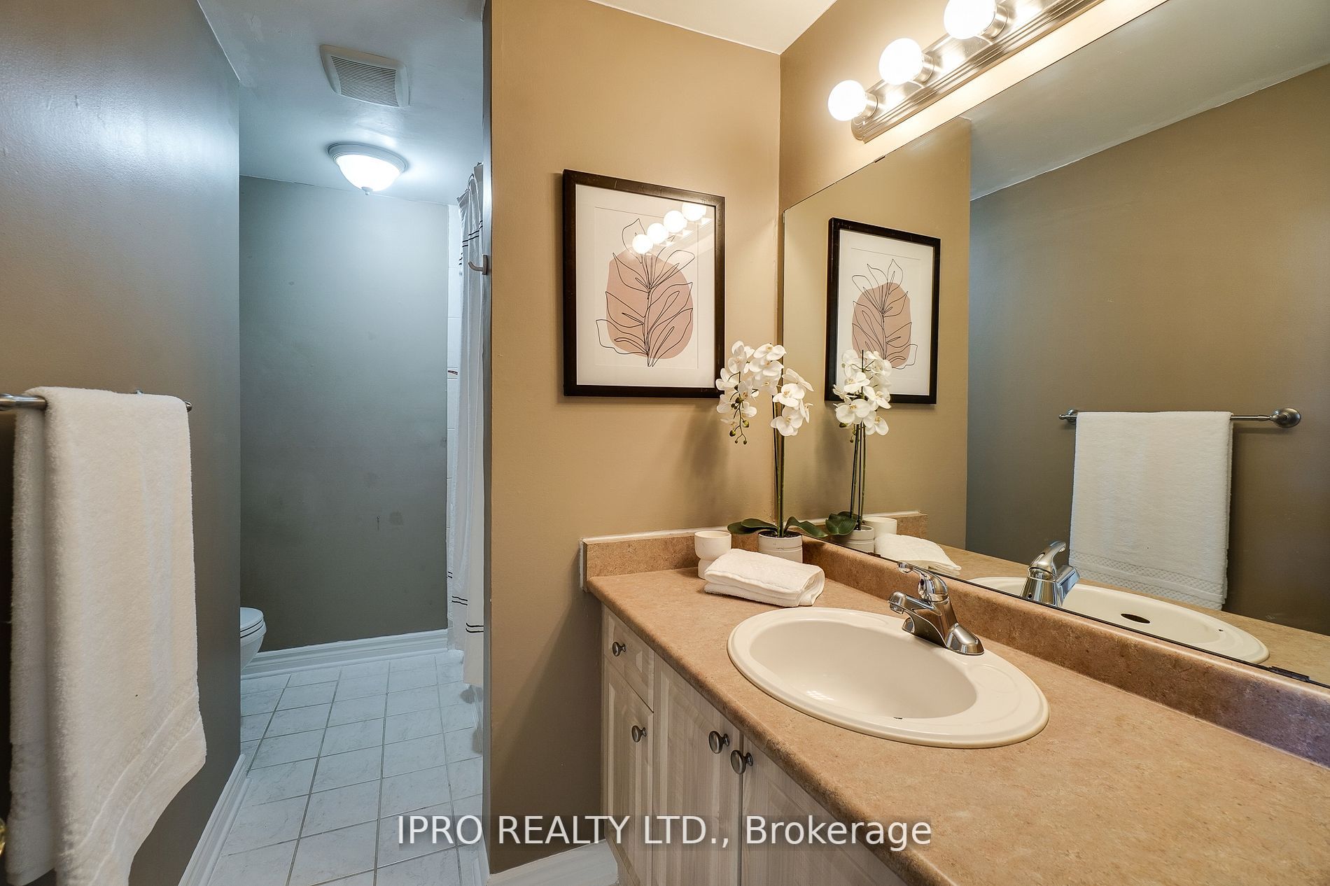 176 Townhouse Cres, #47