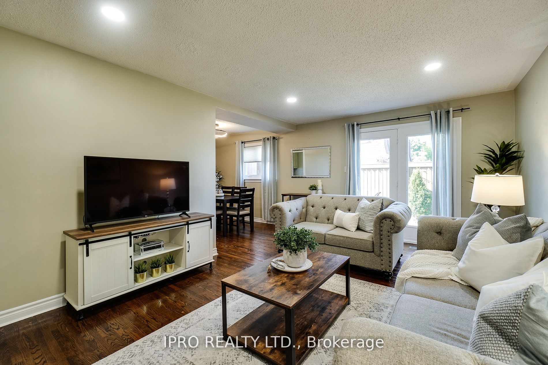 176 Townhouse Cres, #47