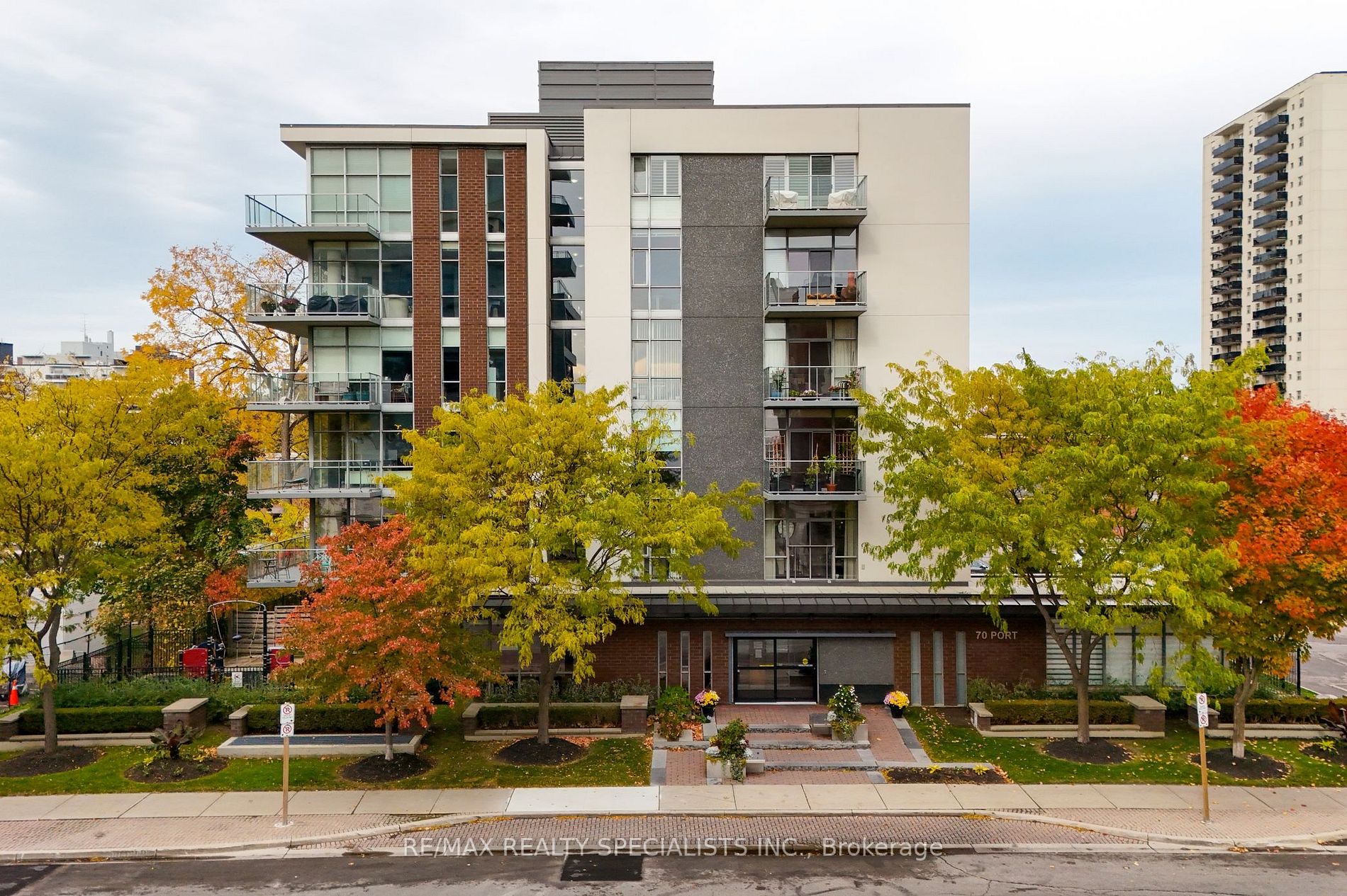 70 Port St E, #302