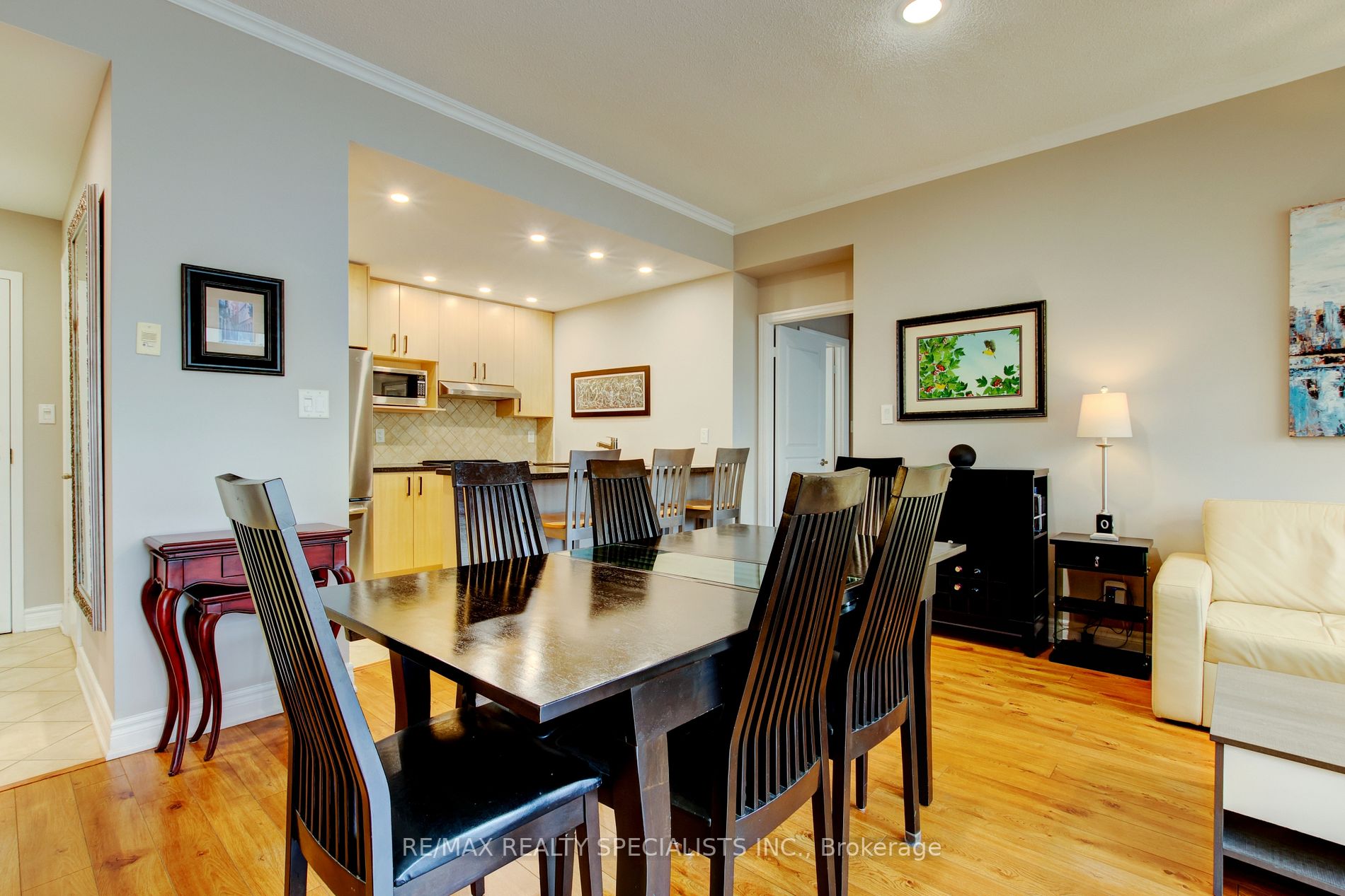 70 Port St E, #302