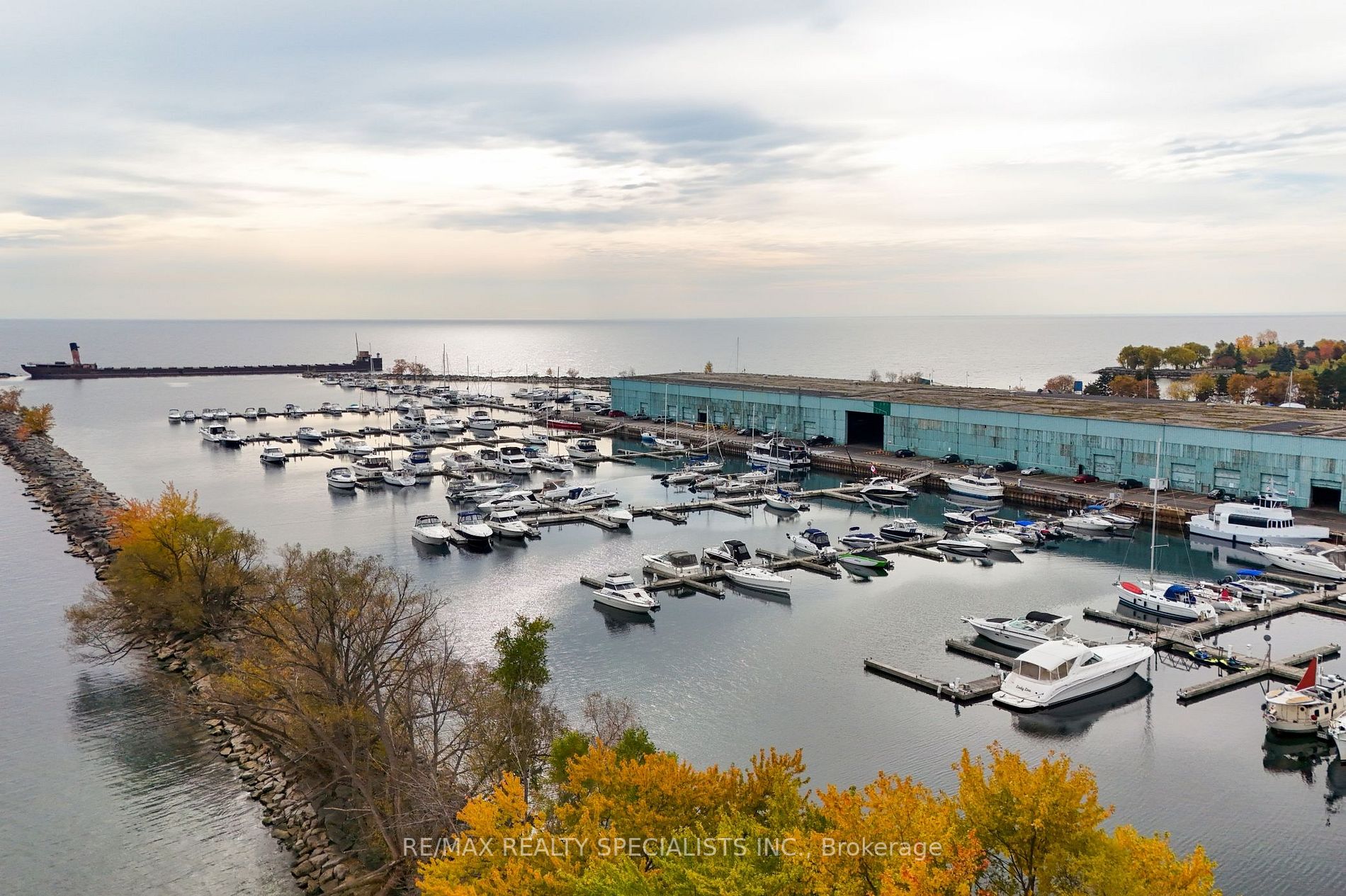 70 Port St E, #302