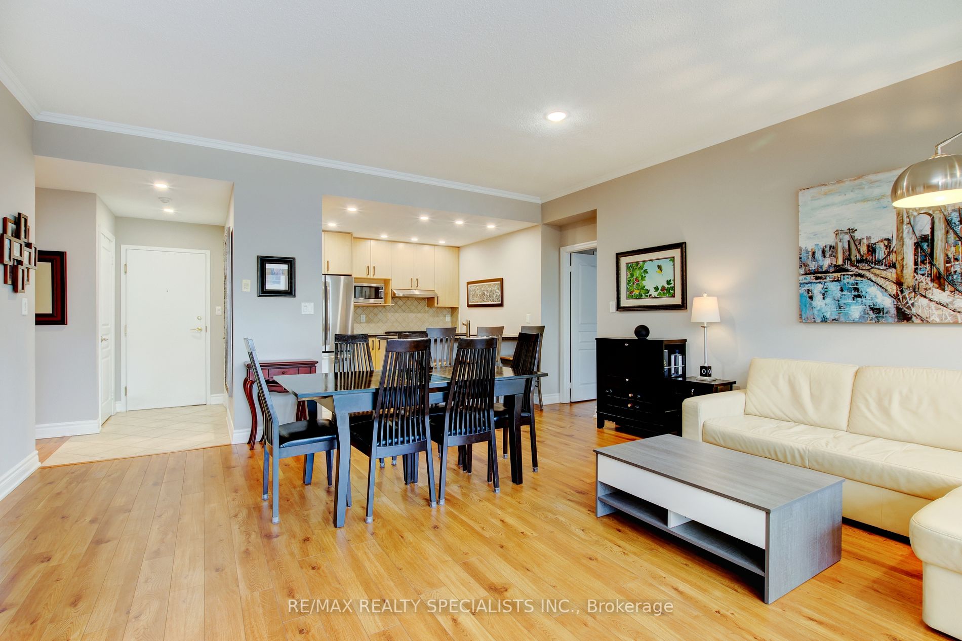 70 Port St E, #302