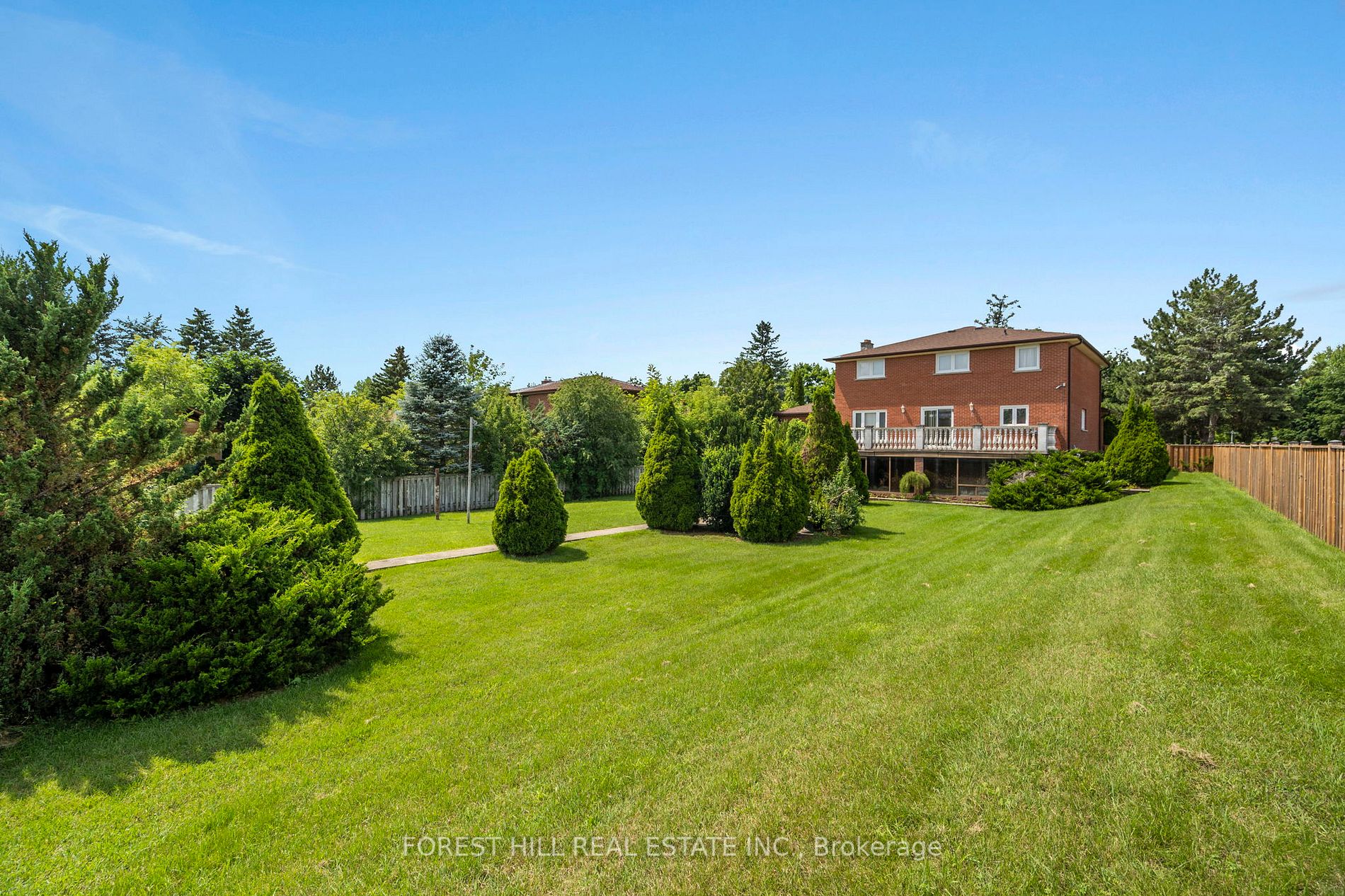 28 Walker Rd E