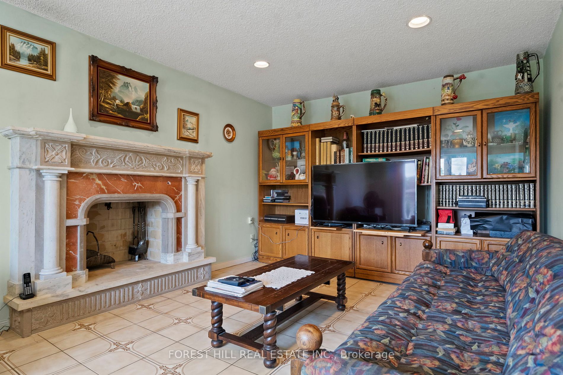 28 Walker Rd E