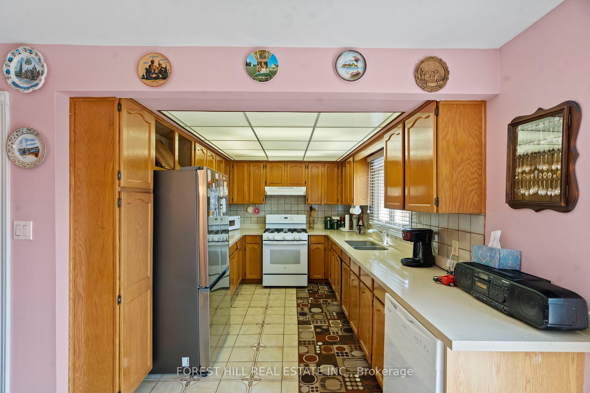 28 Walker Rd E
