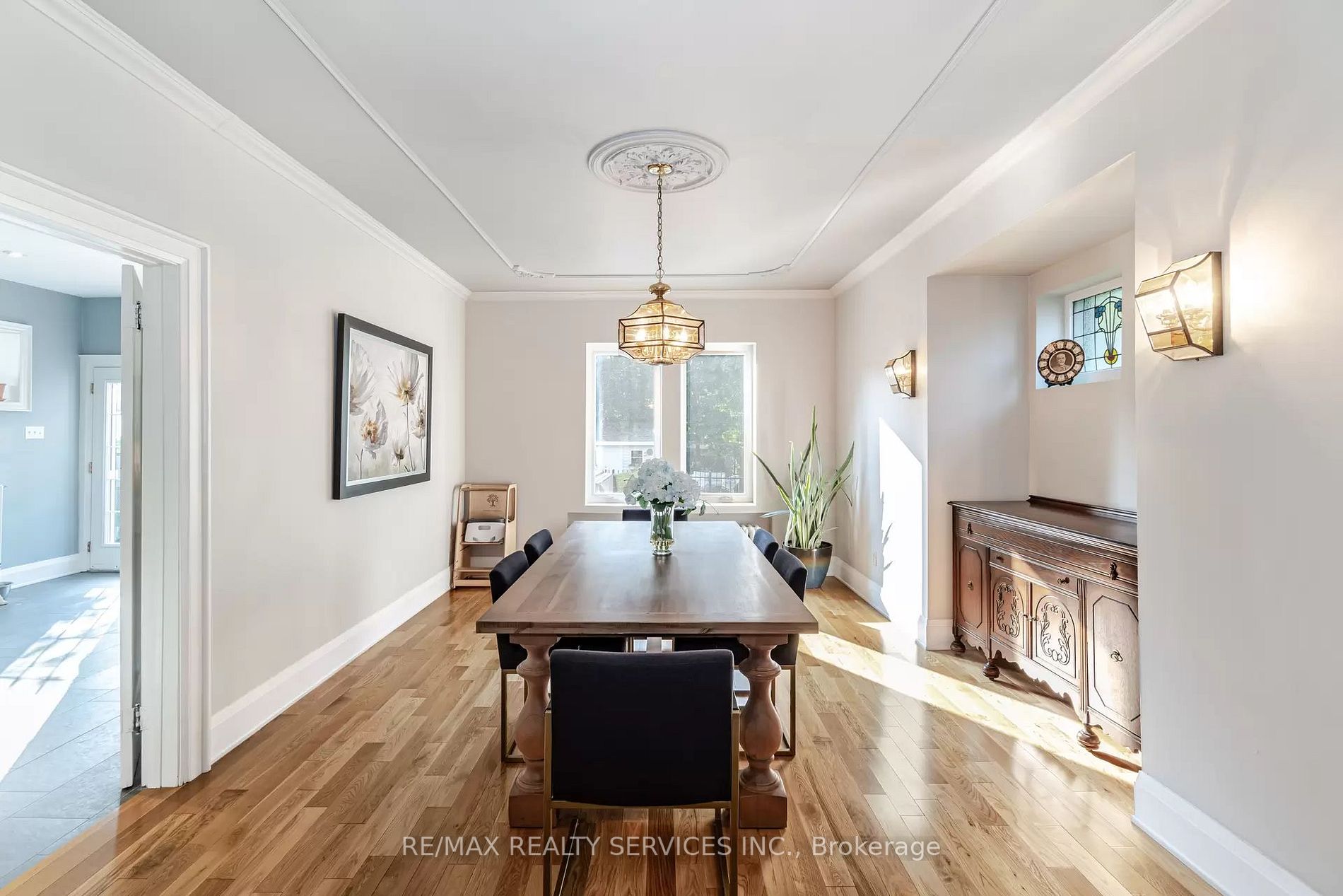 38 Rosedale Ave W