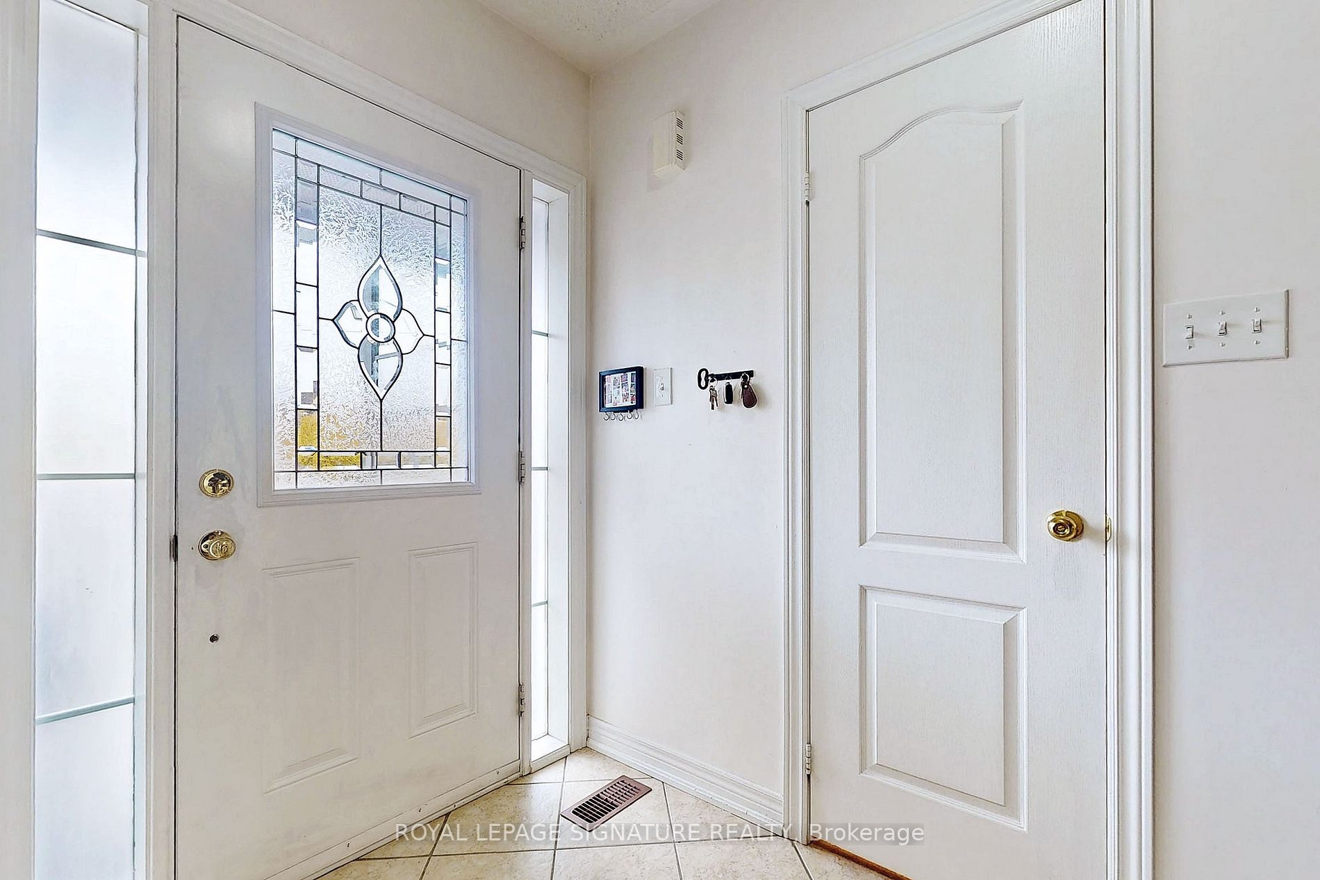 321 Bussel Cres