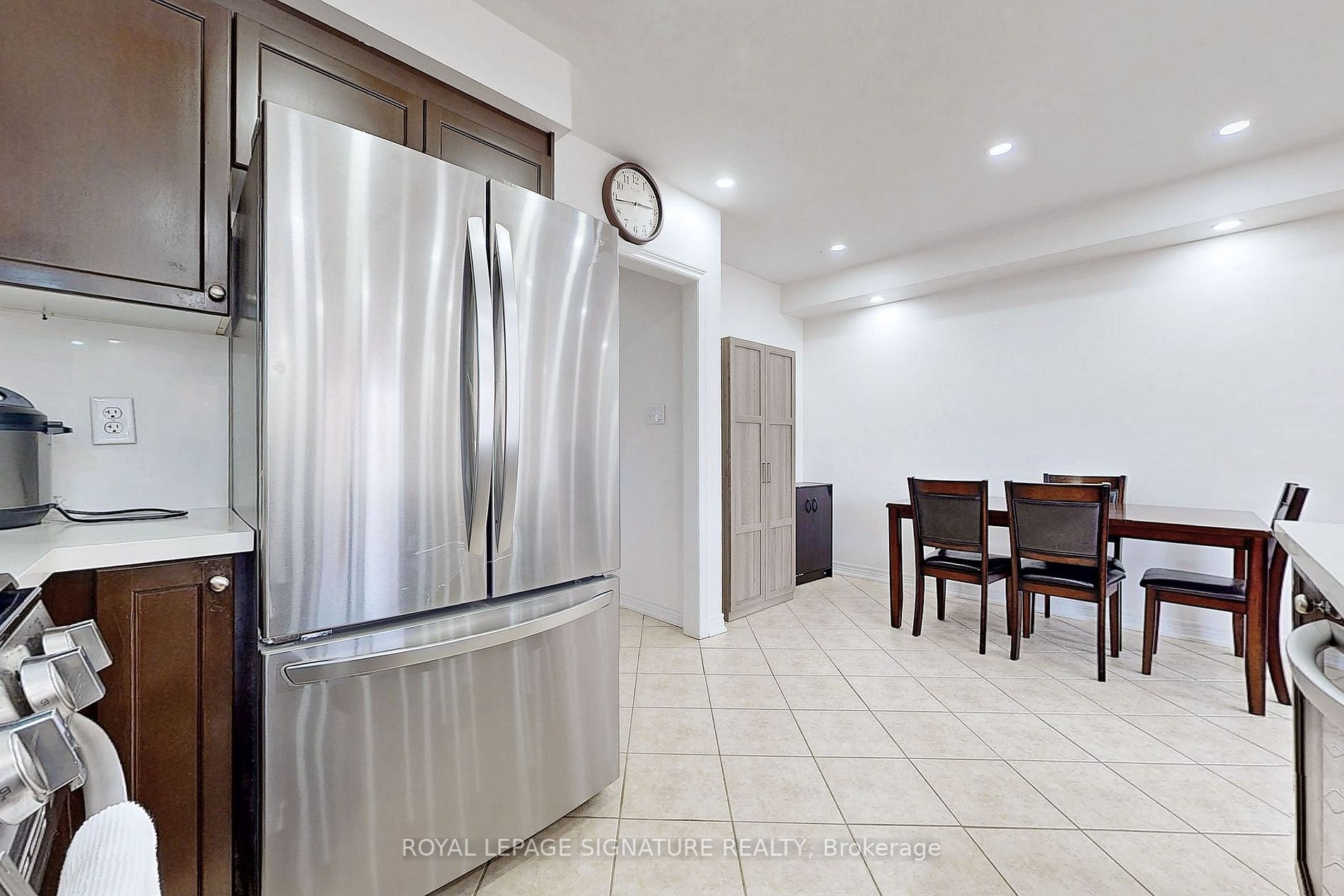 321 Bussel Cres