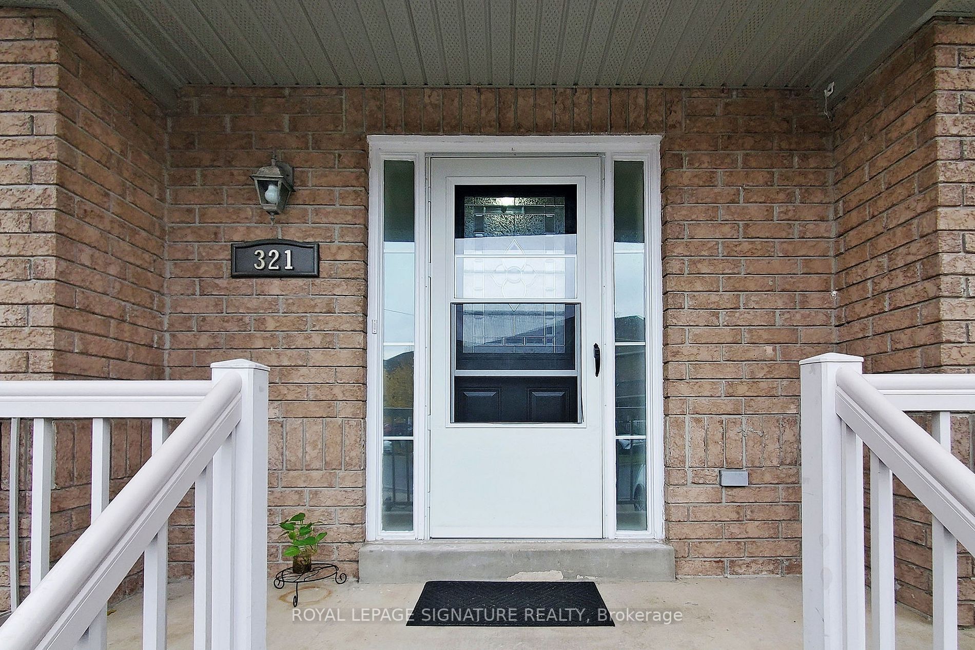 321 Bussel Cres