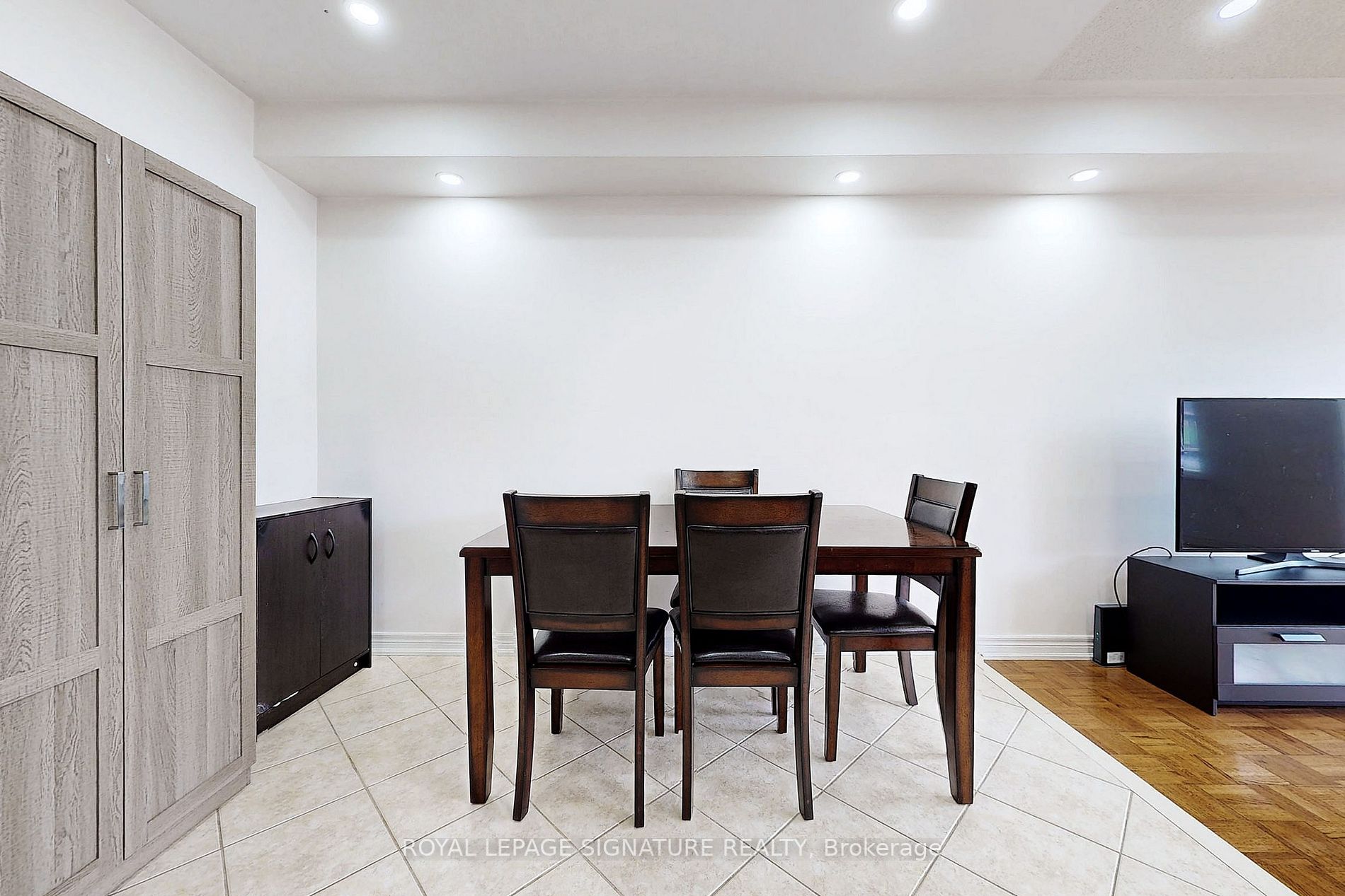 321 Bussel Cres