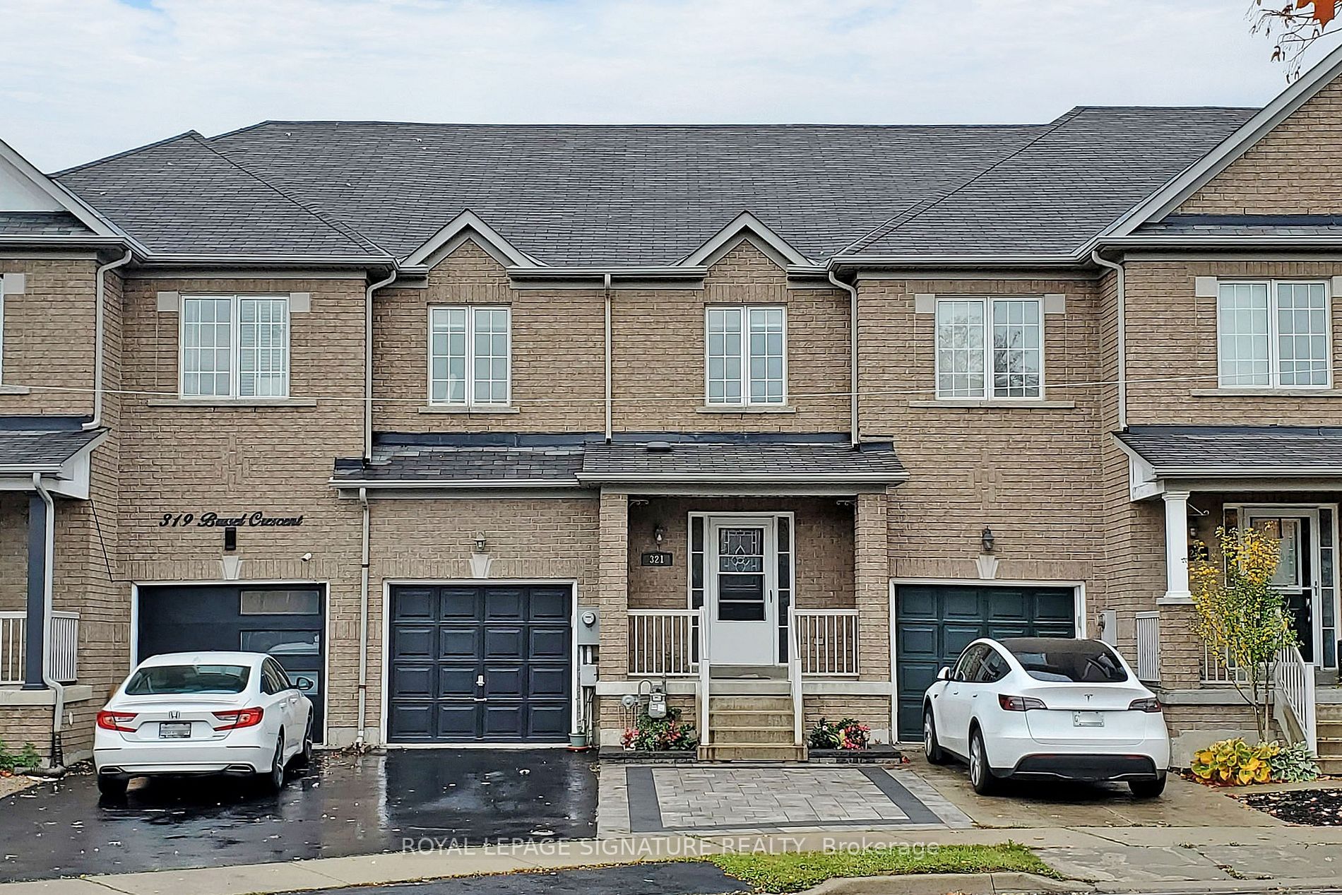 321 Bussel Cres