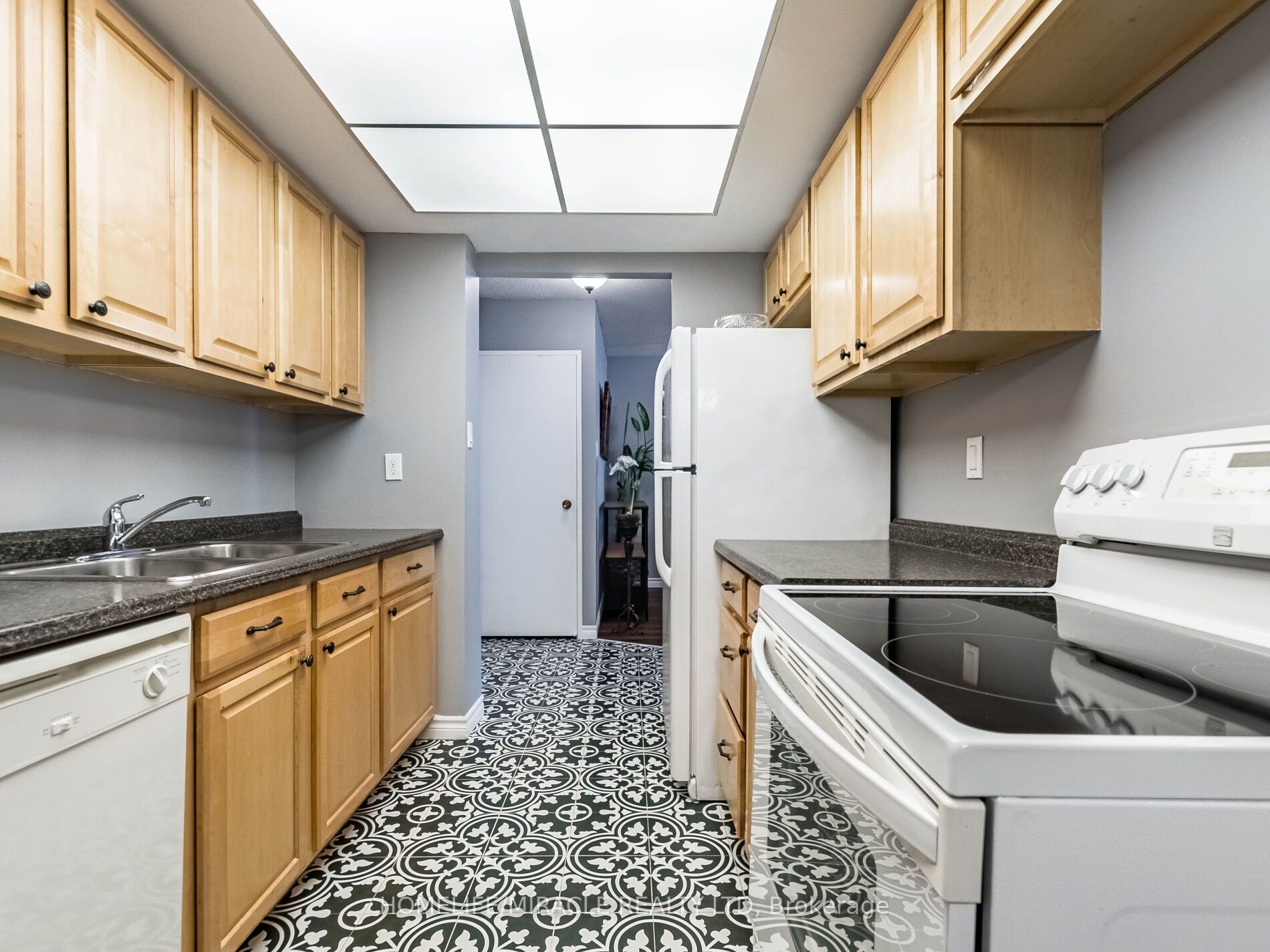 3100 Kirwin Ave, #1104