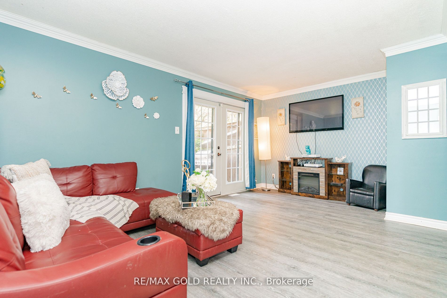 7 Jennifer Sq