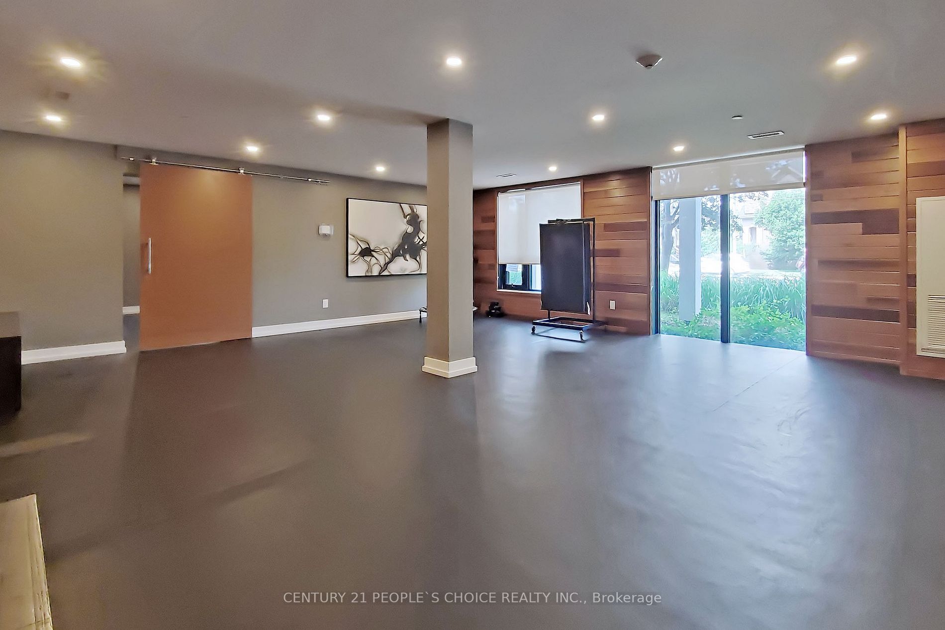 320 Plains Rd E, #314