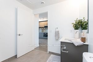 3005 Pine Glen Rd E, #404