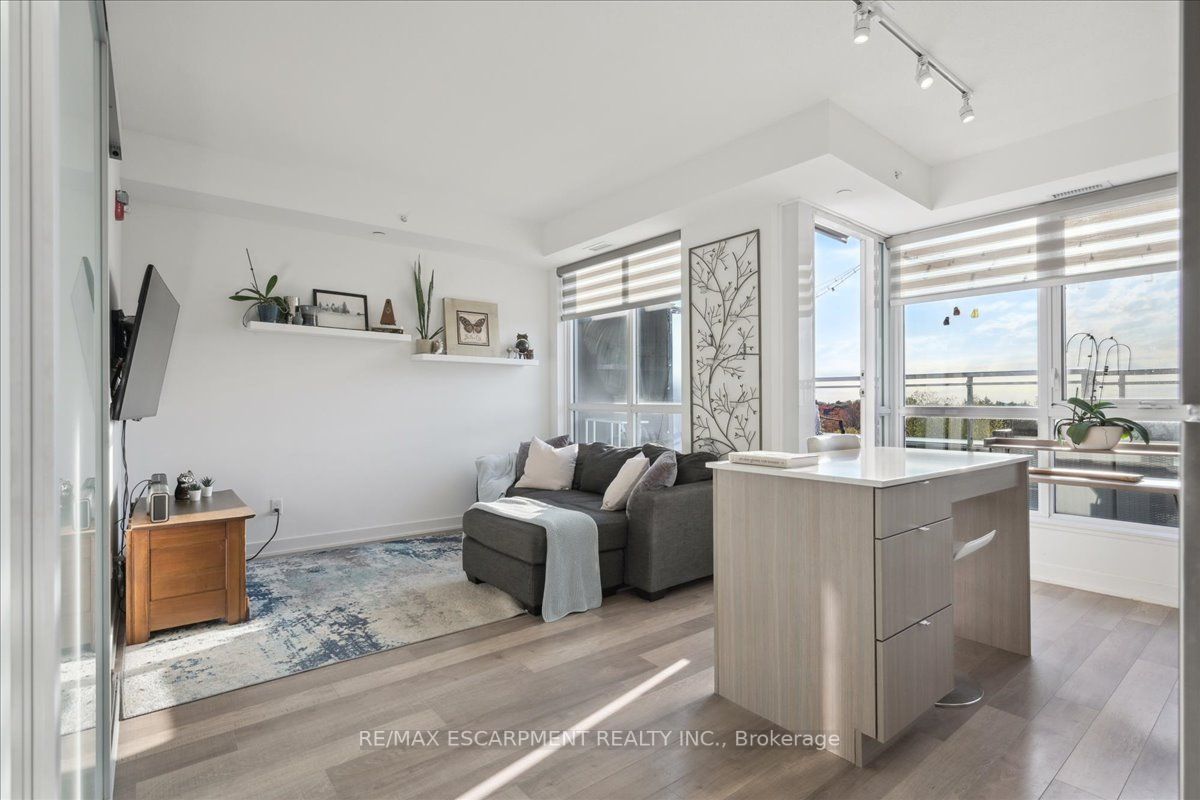 5260 Dundas St, #411