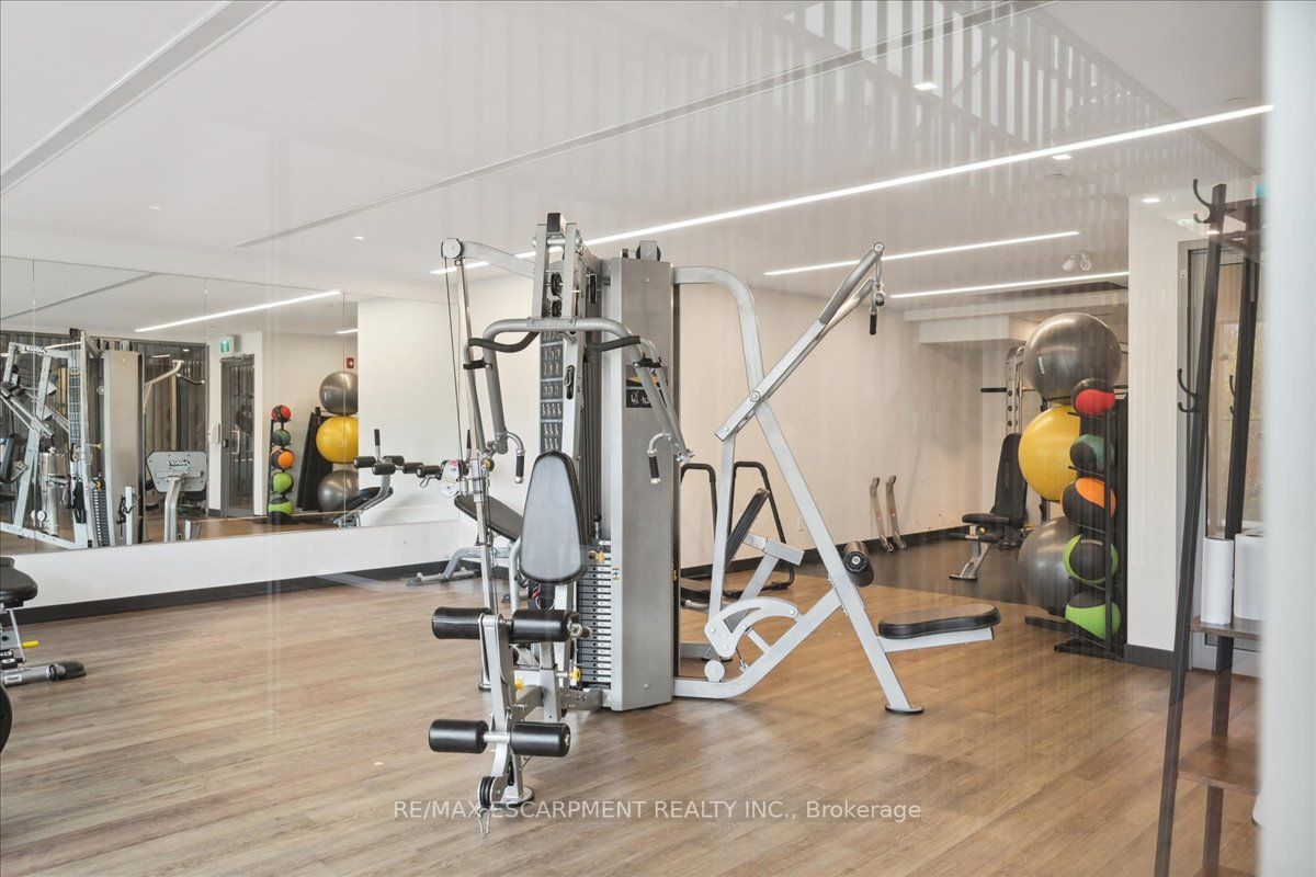 5260 Dundas St, #411