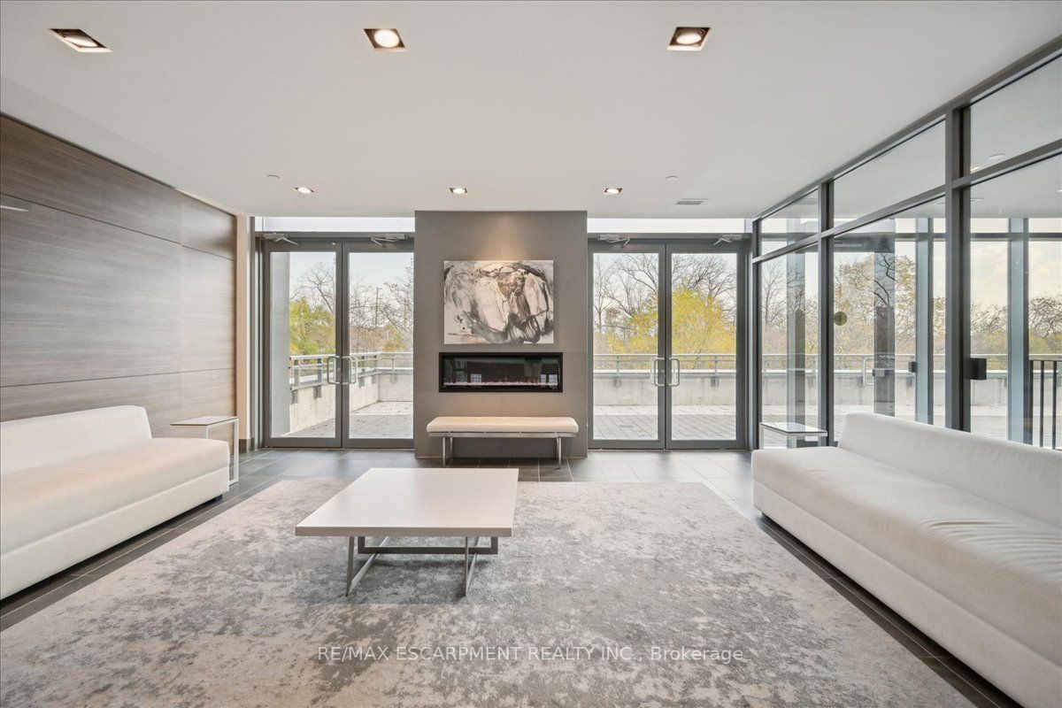 5260 Dundas St, #411