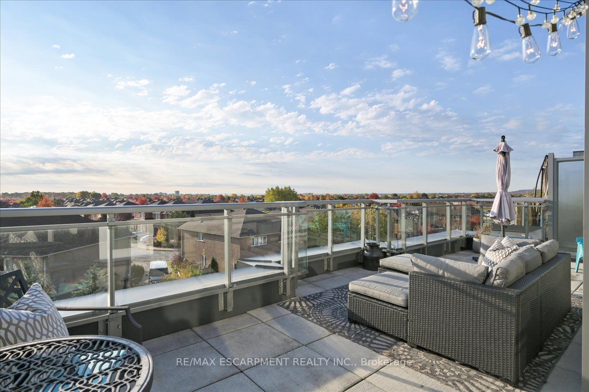 5260 Dundas St, #411