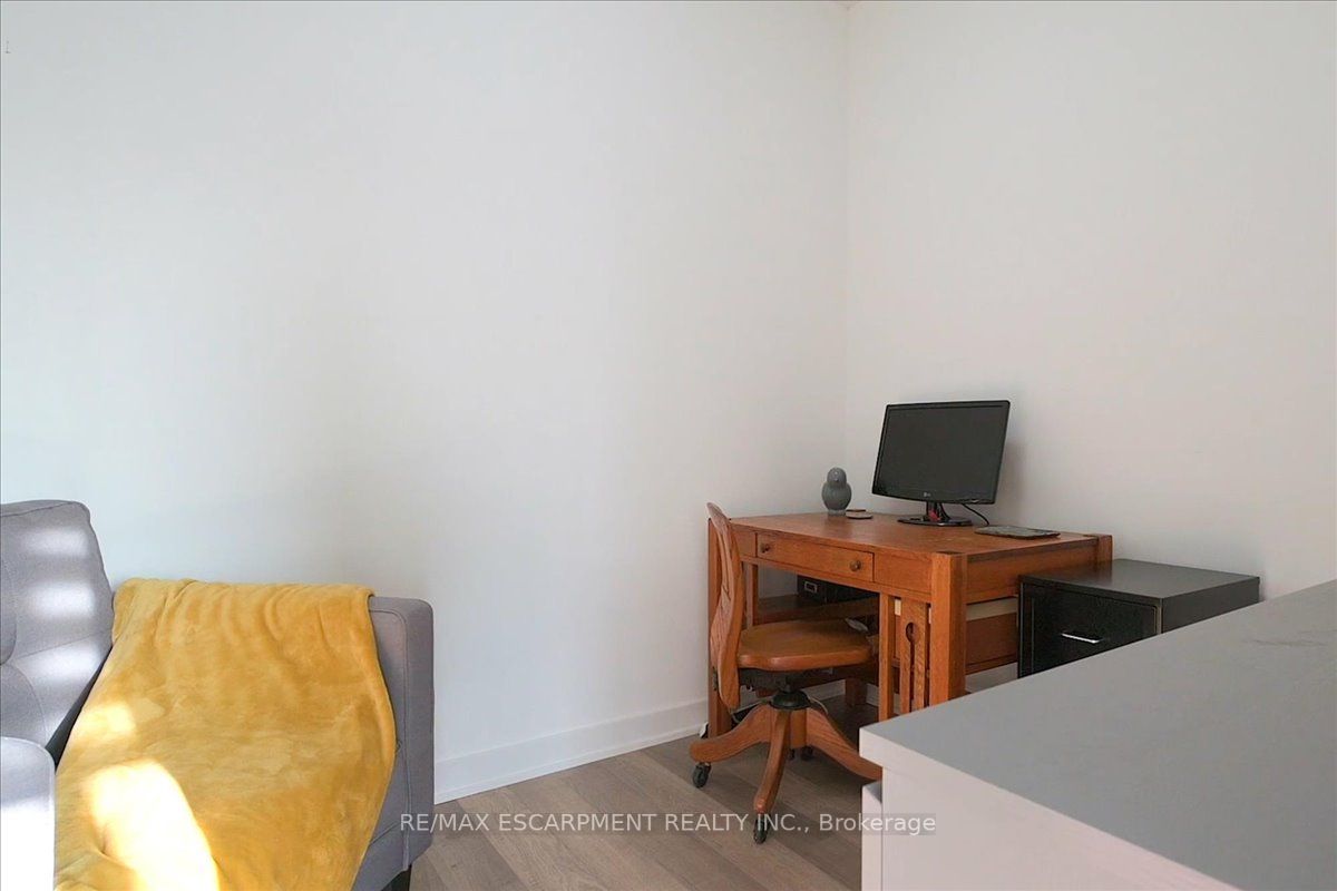 5260 Dundas St, #411