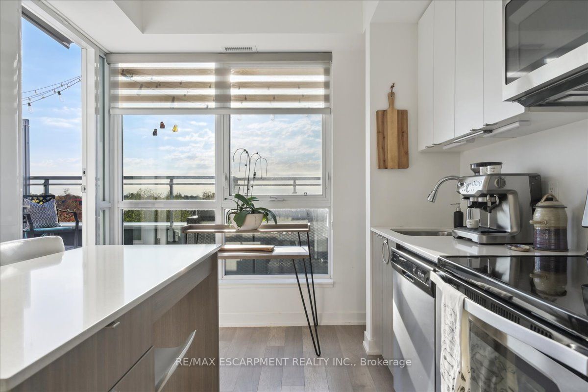 5260 Dundas St, #411