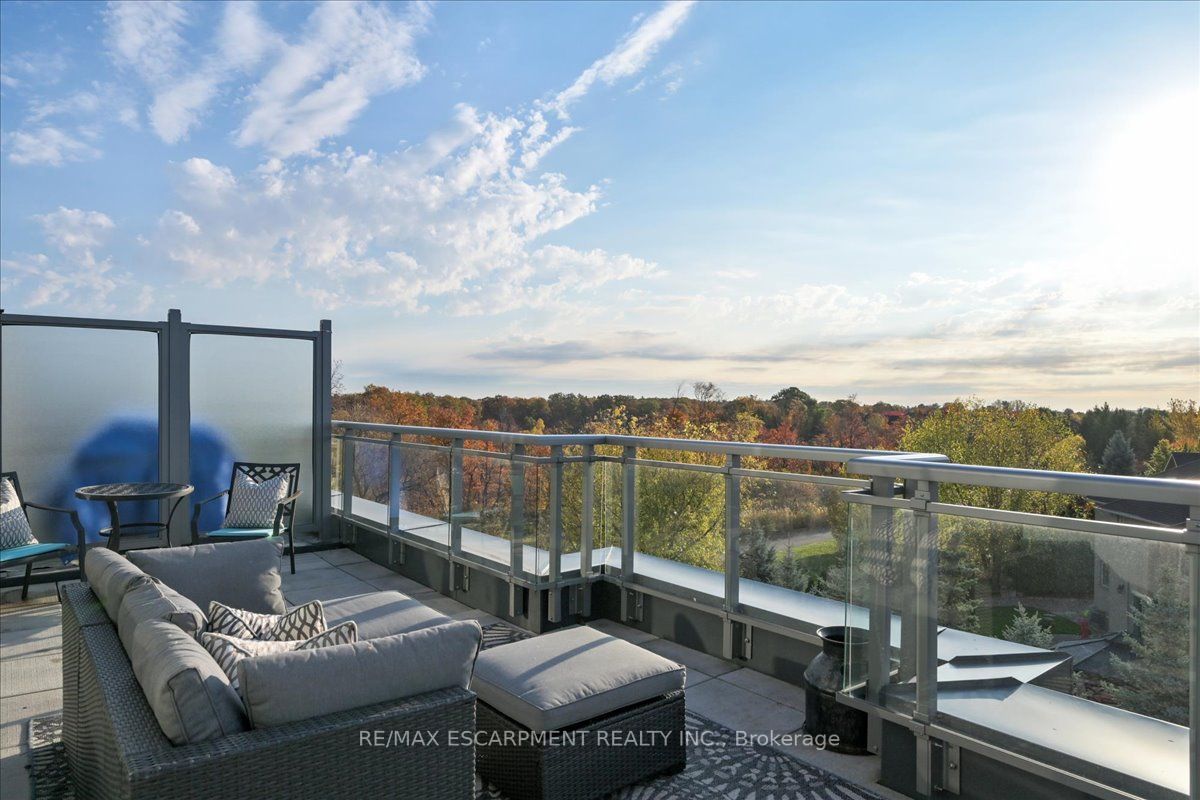 5260 Dundas St, #411