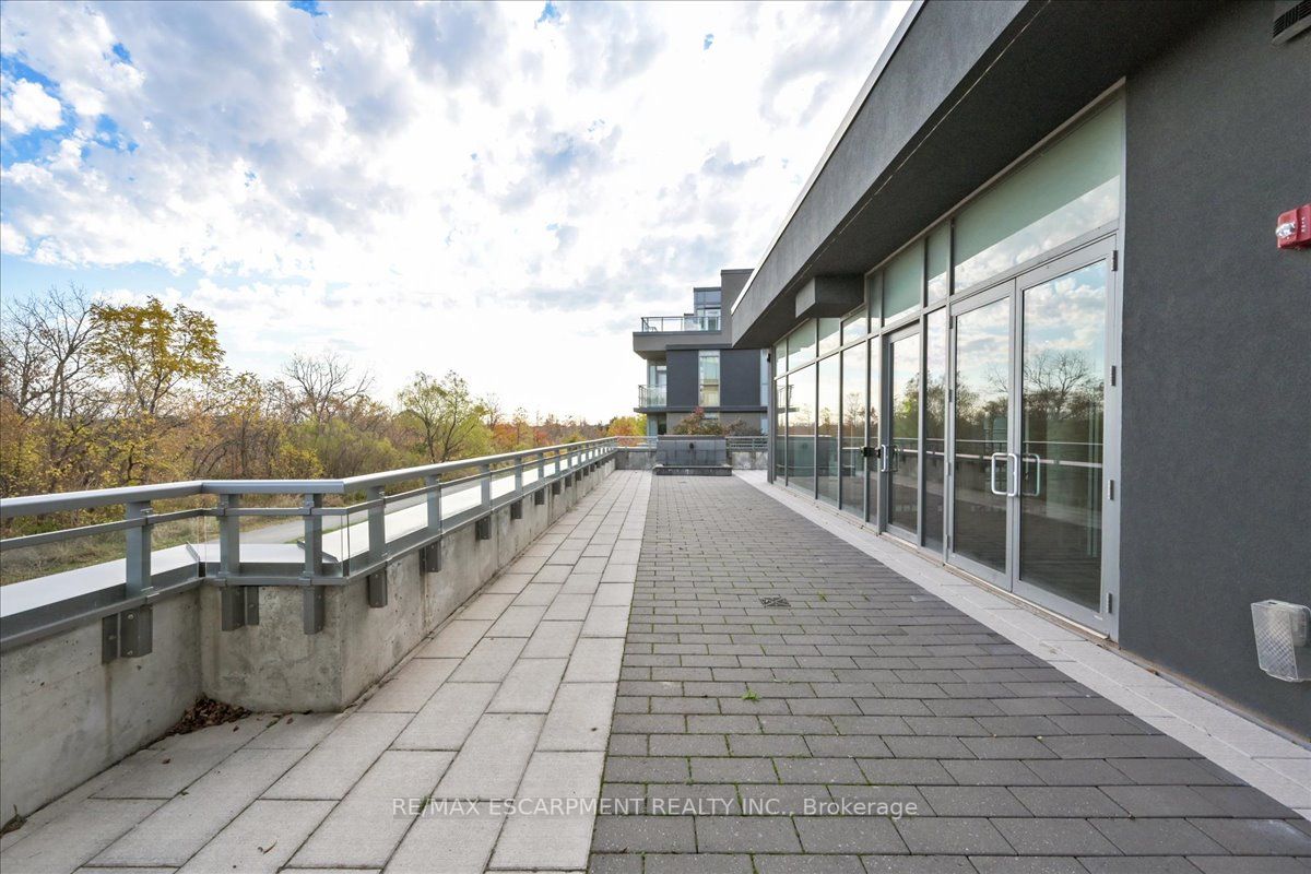 5260 Dundas St, #411