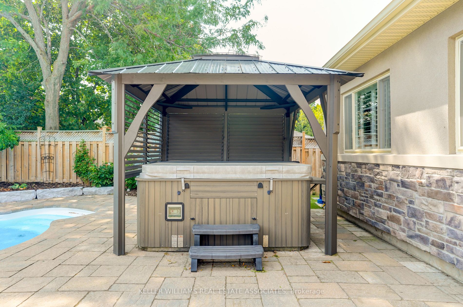 22 Nixon Crescent