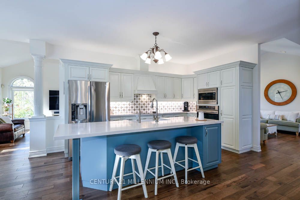 6 Inglenook Court