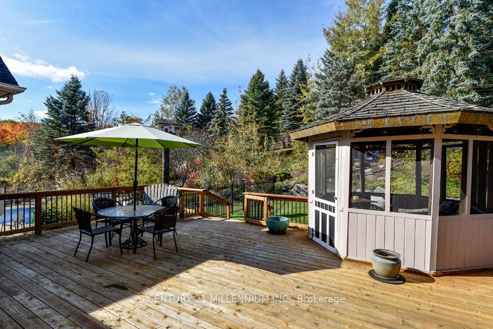 6 Inglenook Court