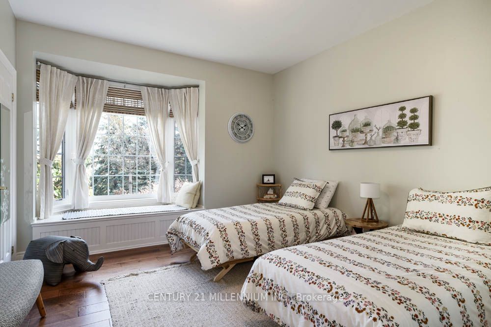 6 Inglenook Court