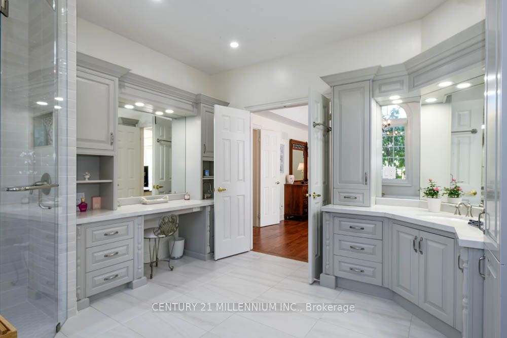 6 Inglenook Court