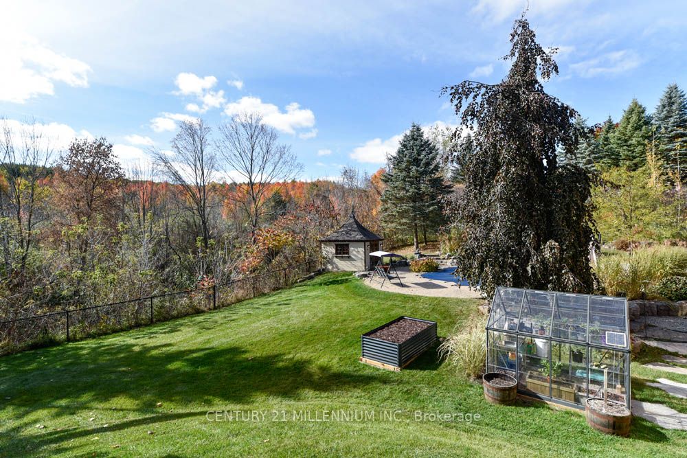 6 Inglenook Court