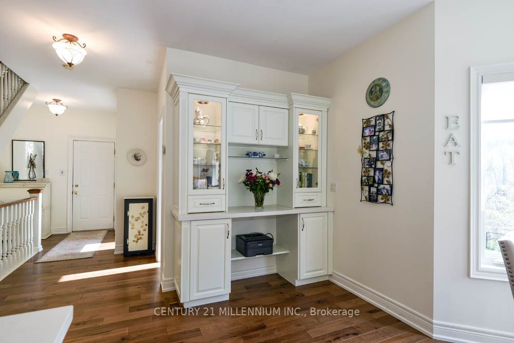 6 Inglenook Court