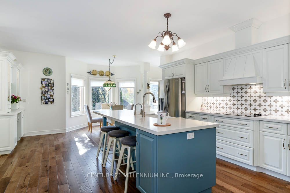 6 Inglenook Court