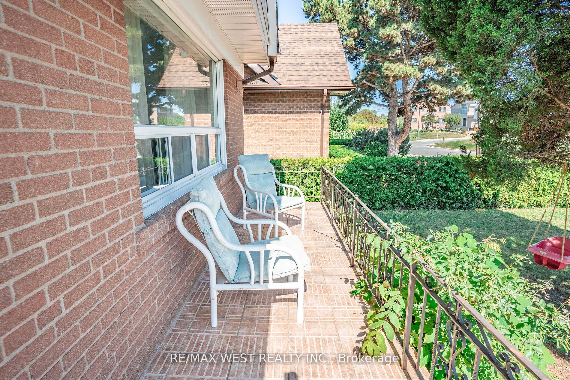114 Lexfield Ave