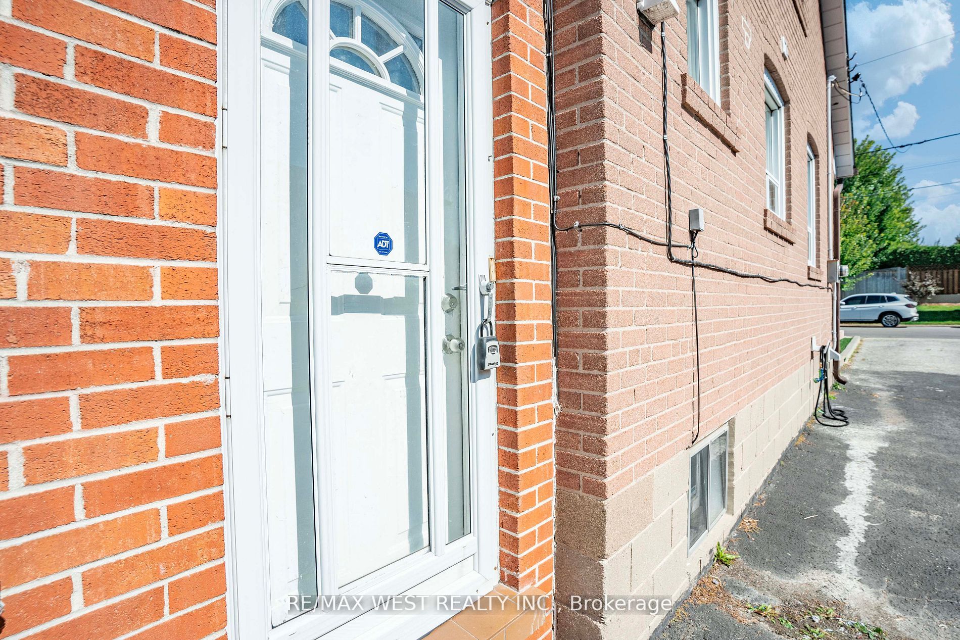 114 Lexfield Ave