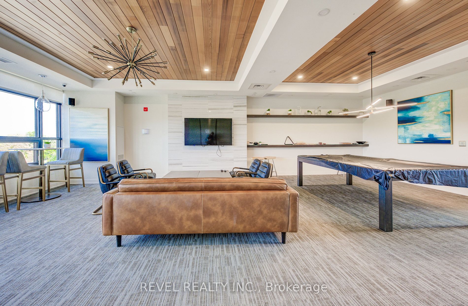 320 Plains Rd E, #614