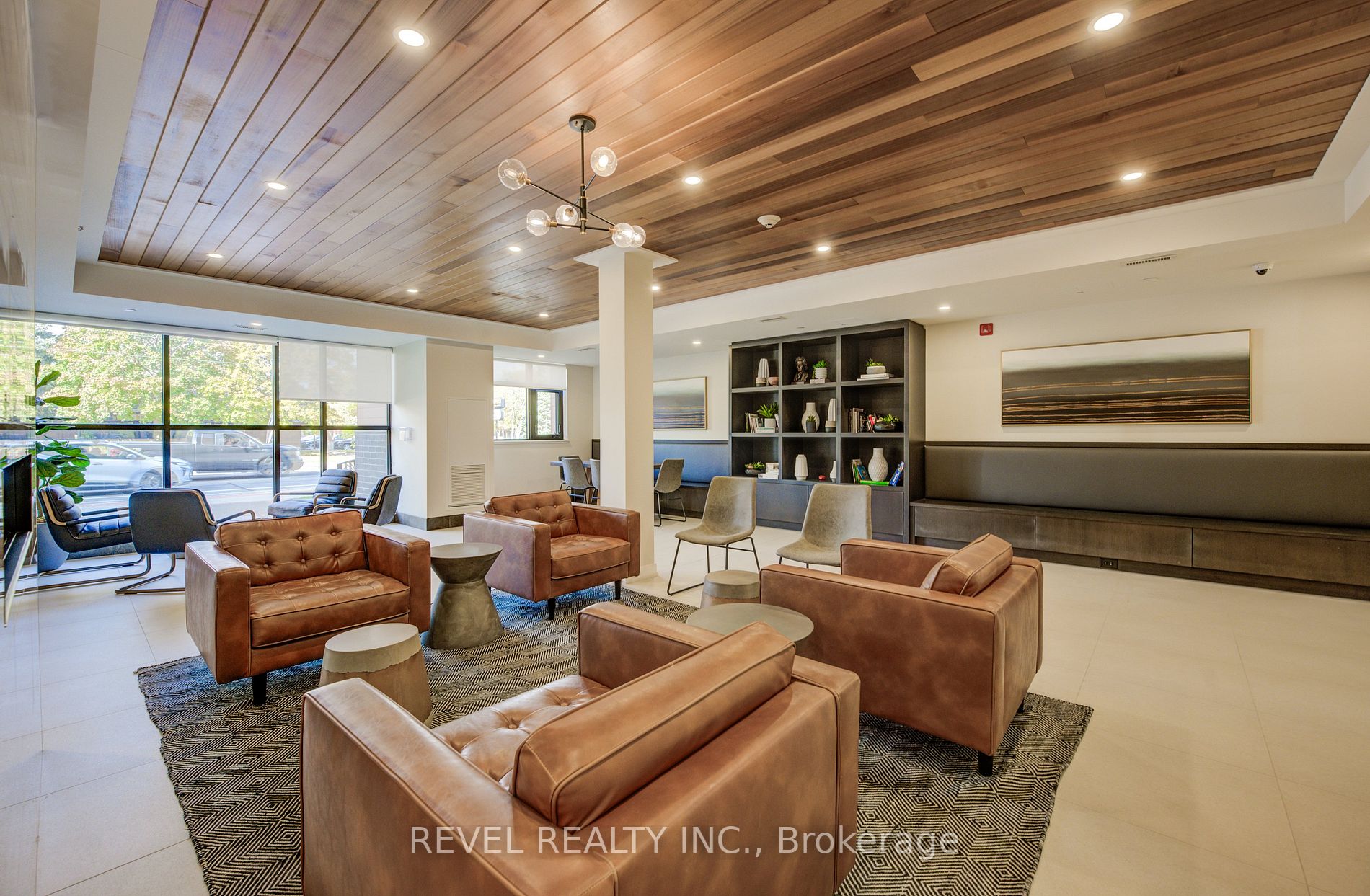 320 Plains Rd E, #614
