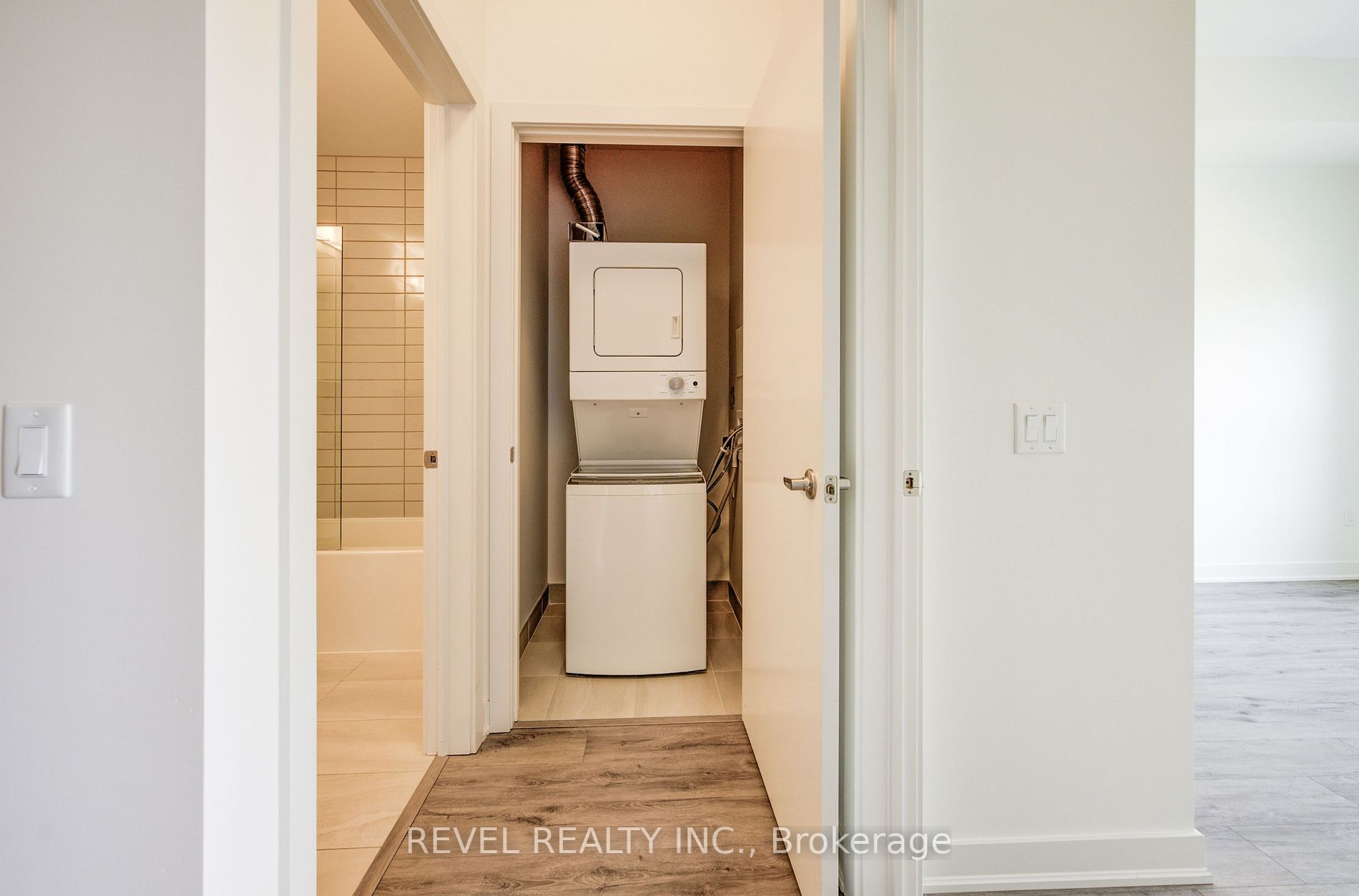 320 Plains Rd E, #614