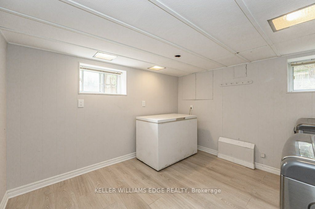 1036 Marley Cres