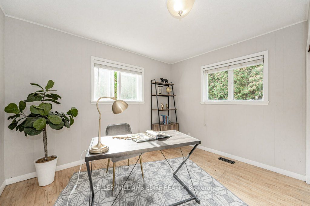 1036 Marley Cres