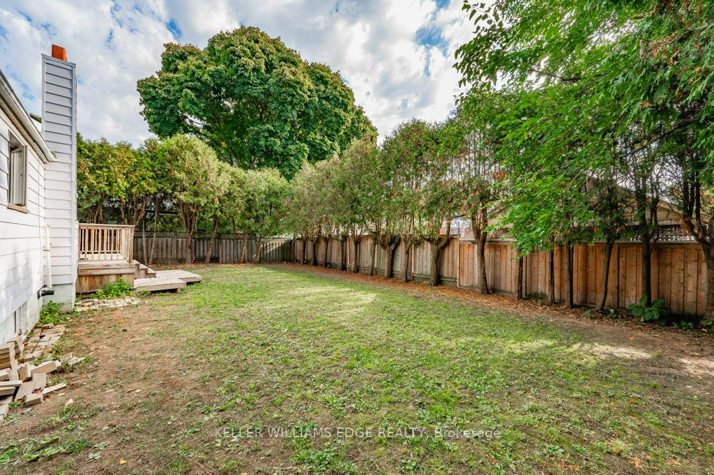 1036 Marley Cres