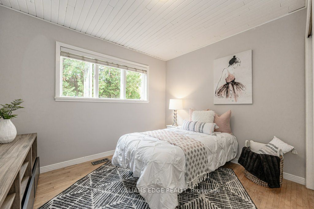 1036 Marley Cres