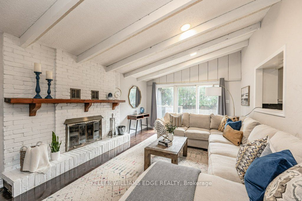 1036 Marley Cres