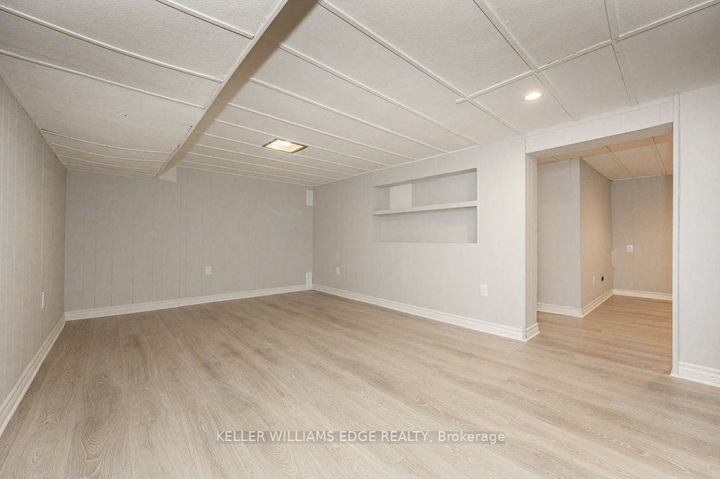 1036 Marley Cres