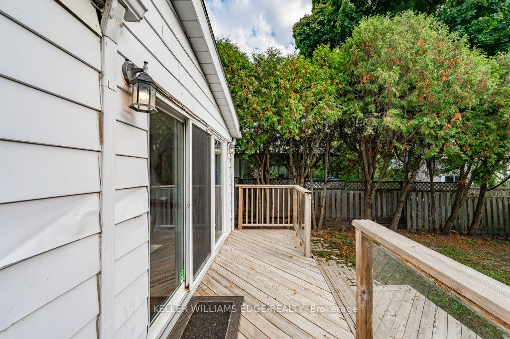 1036 Marley Cres