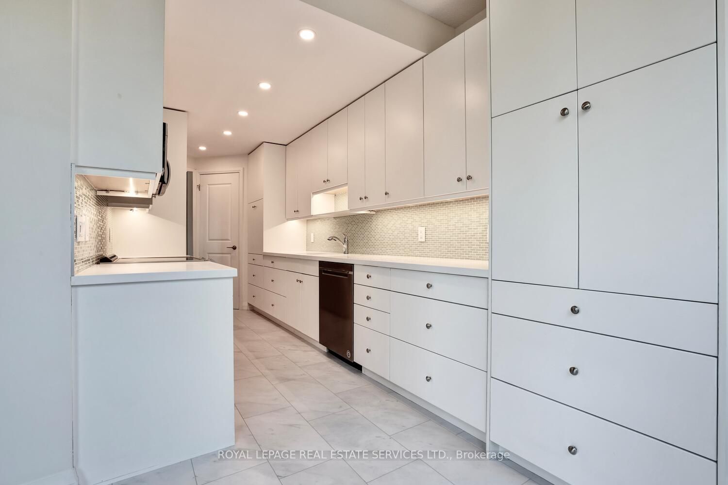 1055 Southdown Rd, #104